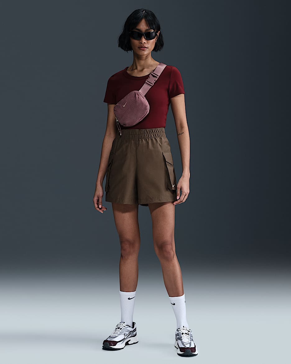 ★ Nike★ Sportswear Essentials Woven High Waist 5 Inch Car Nike Sportswear Essential Woven Women's High-Waisted 5